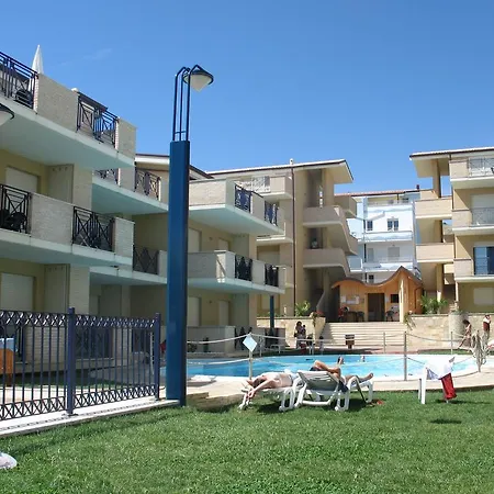 Green Bay Village Aparthotel 4*