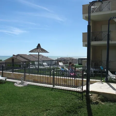 Green Bay Village 4* Pineto