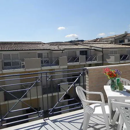 Green Bay Village Aparthotel Pineto