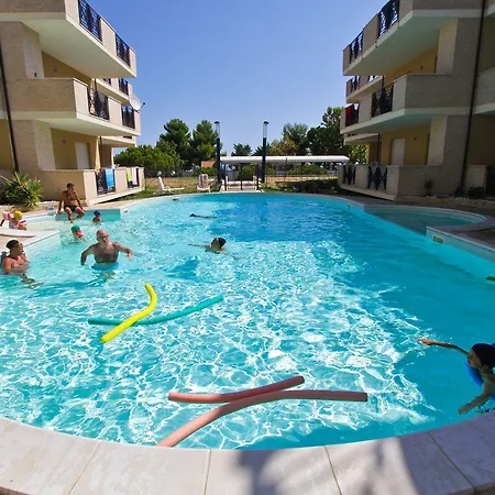 Green Bay Village 4*
