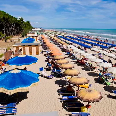 Green Bay Village Aparthotel 4*