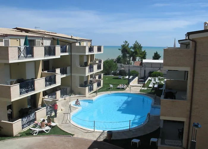 Green Bay Village Aparthotel 4*