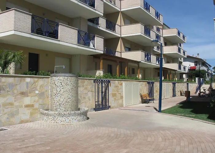 Aparthotel Green Bay Village 4*