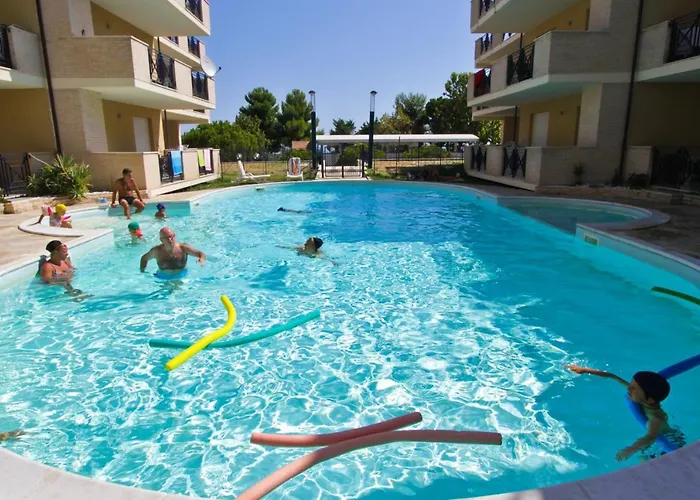 Green Bay Village アパートホテル