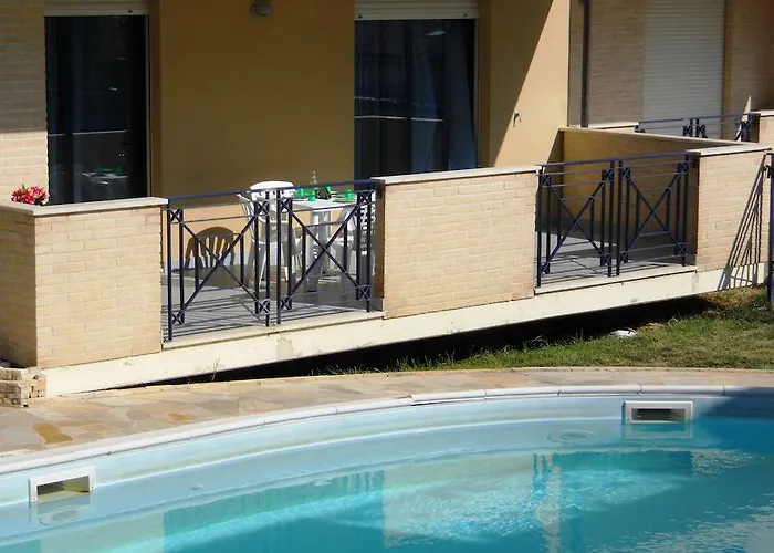 Aparthotel Green Bay Village Pineto